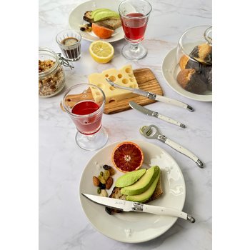 Brunch &agrave; la francaise Jean Dubost Laguiole, avocado toast